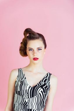 Pinup, gençlik ve görünüm.