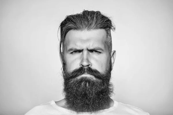 Komoly szakállas ember — Stock Fotó