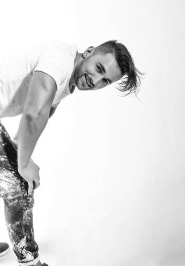 neşeli yakışıklı adam