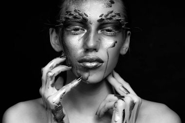 Thorn makyaj kadınla