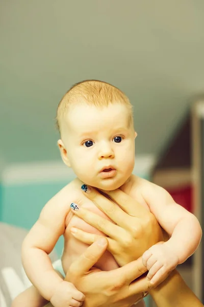 Bebé niño criado nacked — Foto de Stock