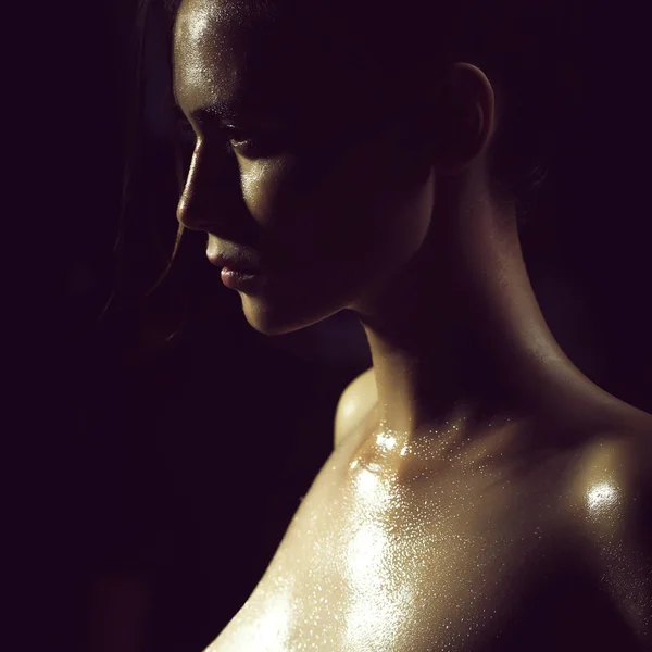 Csinos Lány Fiatal Szexi Gyönyörű Meztelen Olajozott Bőr Test Jelent — Stock Fotó