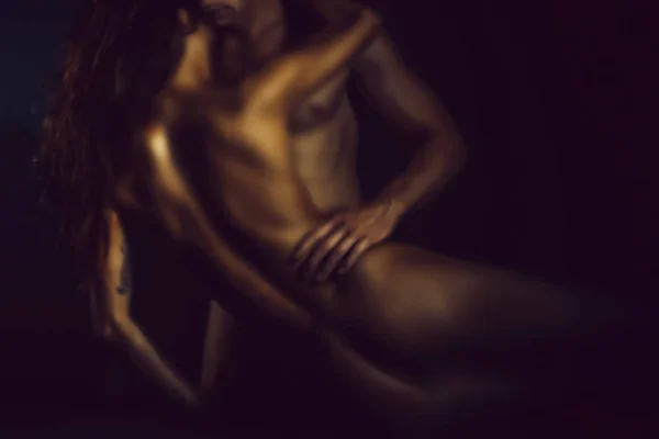 セクシーな裸若いカップルはぼやけています。 — ストック写真