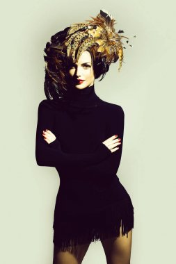 tüy şapka çok seksi kadın