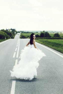 Düğün mutlu kadın yolda