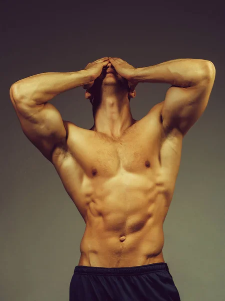 Sexy muskulösen Mann Athlet — Stockfoto