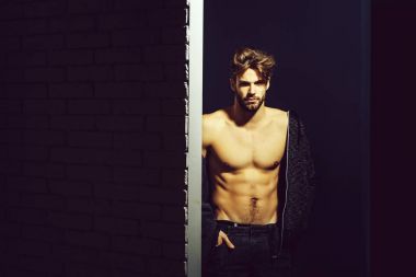 seksi kas sakallı adam