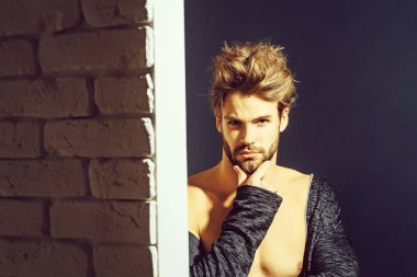 seksi kas sakallı adam