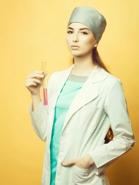 Female scientist with flask — Stock Photo, Image