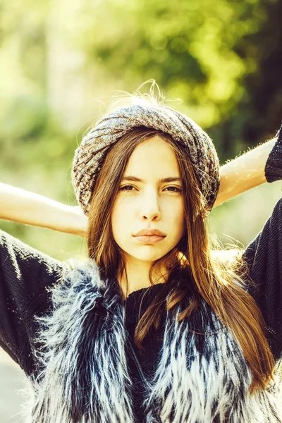 Mujer de moda lentejuelas turbante — Foto de Stock