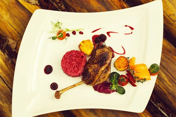 Confit ördek veya kaz ayağı