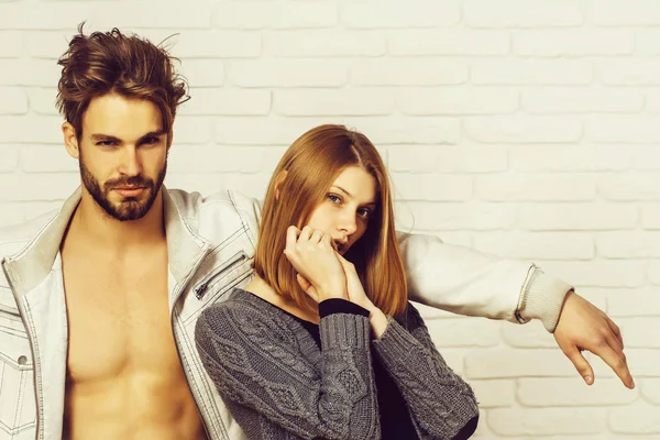 Yakışıklı ve güzel kız