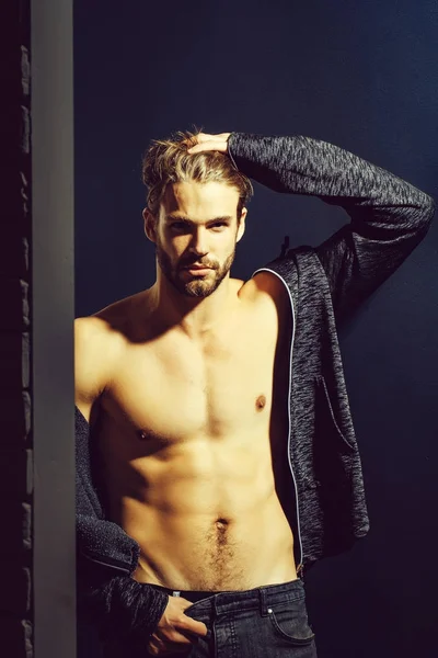 seksi kas sakallı adam