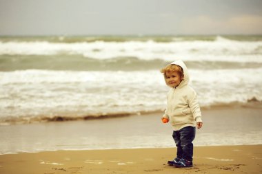 Erkek bebek kapşonlu ceket 