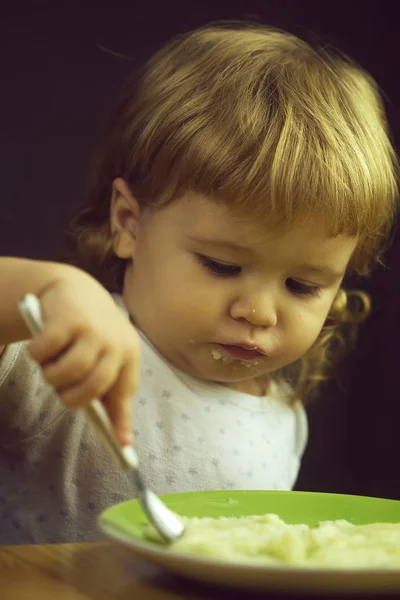 Little boy eating — Stock Photo, Image