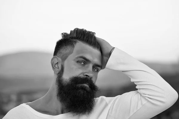 Homme barbu extérieur — Photo