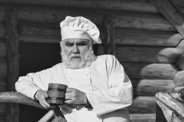 Sakallı cook ile ahşap Kupası