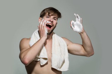 Tıraş kremi yüz ile mutlu bekarlığa veda Tamam göster