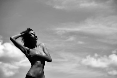 Seksi vücut ile güzel kız