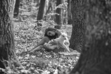 Ormandaki keçi olan kadın