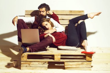 Genç çift birlikte vakit