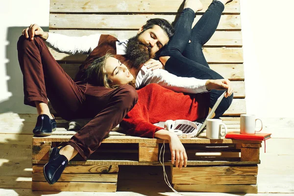 Casal jovem passar tempo juntos — Fotografia de Stock