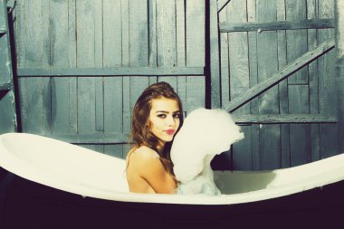 Mutlu kadın banyo