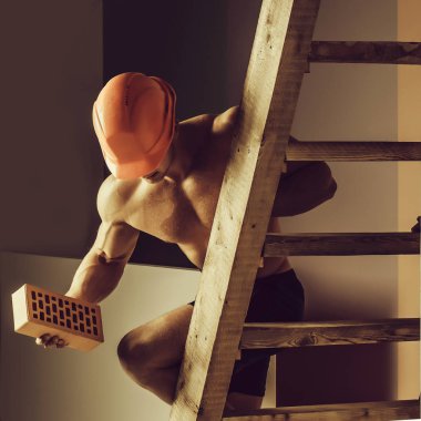 merdiven üzerinde seksi kaslı adam Oluşturucu