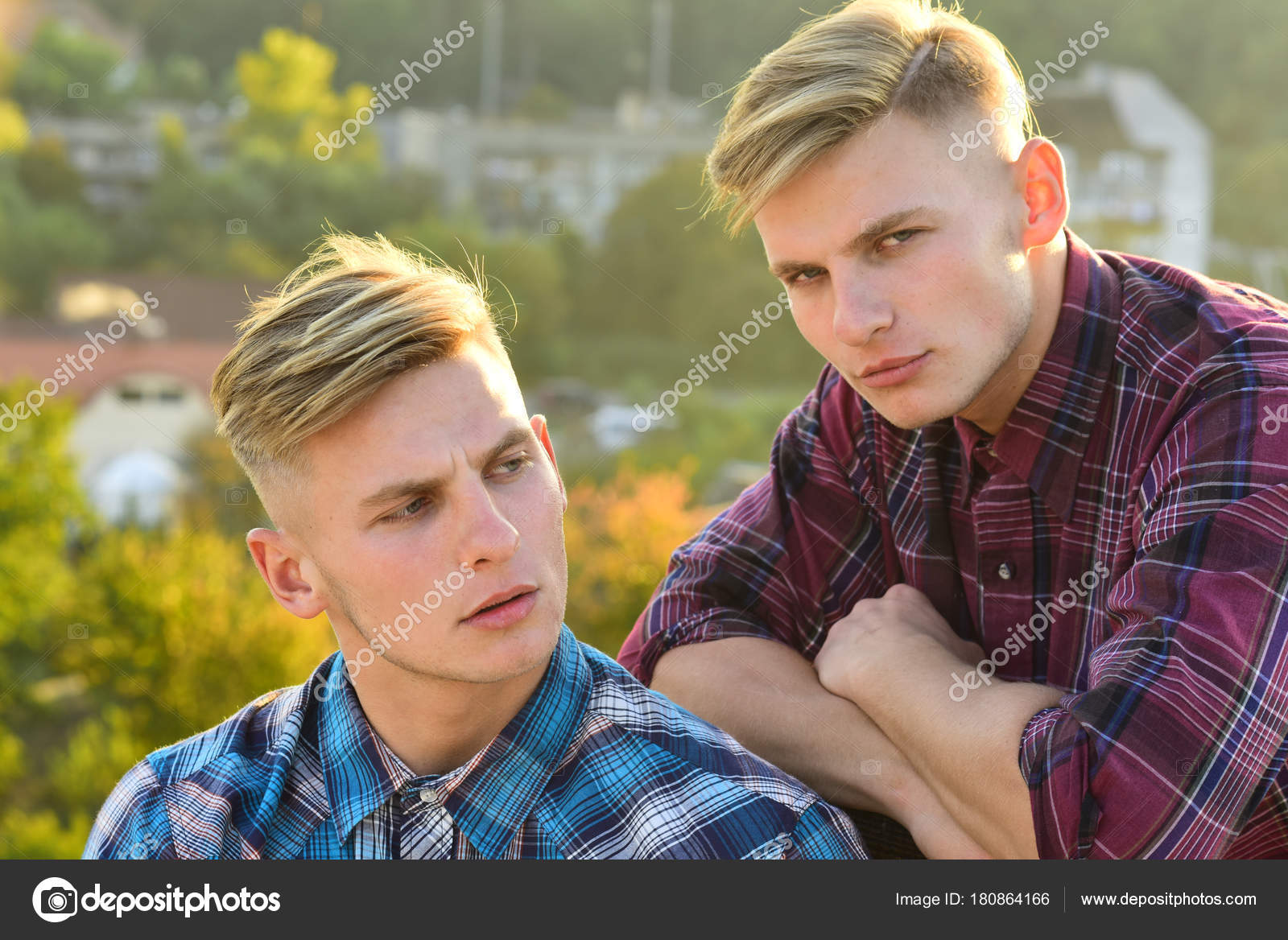 солдаты близнецы. Zackgrooves. мой брат близнец. двуглавый брат близнец. Brothers man.