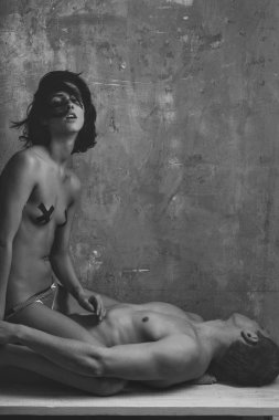 kas maço erkek ve çok seksi kadın genç Çift