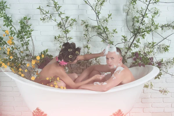 발렌타인 위생입니다 목욕탕에서의 사랑에 로맨스 게임입니다 화장실 — 스톡 사진