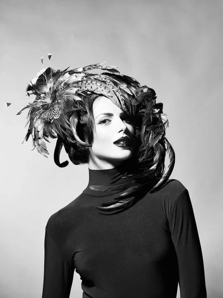 tüy şapka çok seksi kadın