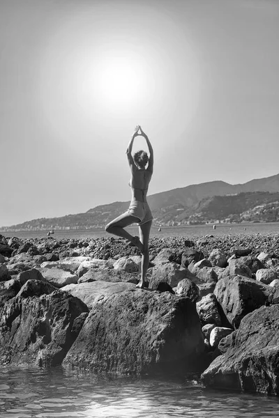 Mulher formação ioga — Fotografia de Stock