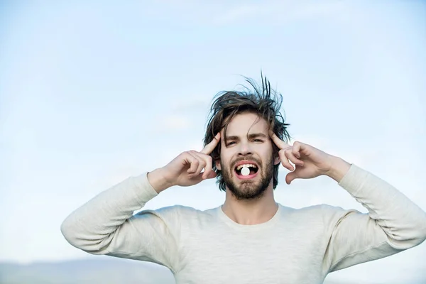 Man Pill Mouth Has Uncombed Hair Morning Outdoor Sky Background — Stock Photo, Image