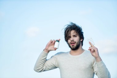 Kavanoz ve blister kutu hap adamla.