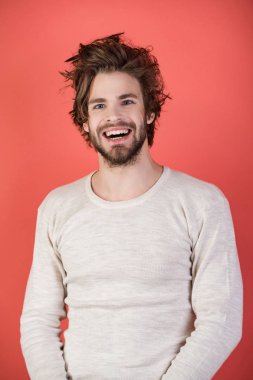 Uykusuzluk, enerji, uncombed saç ile tek.