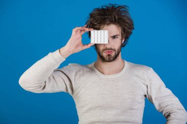 Soğuk, grip ve baş ağrısı tedavi, hipnotik tablet.