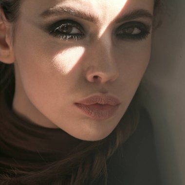 Genç kadın çok güzel yüz, güzellik