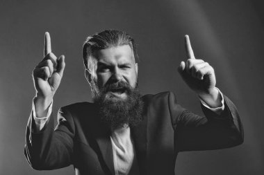 Ceketli sakallı yakışıklı adamı