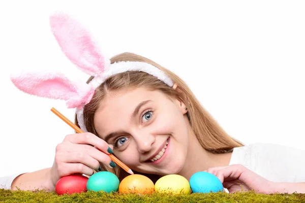 Lachende meisje slijtage bunny oren — Stockfoto