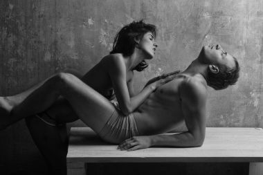 kas maço erkek ve çok seksi kadın genç Çift