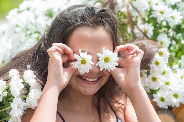 Dítě s daisy očima — Stock fotografie