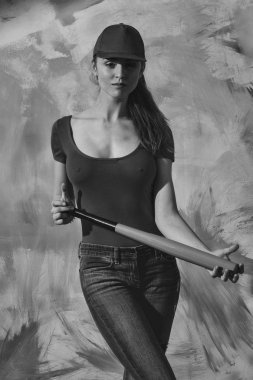 Yeşil sopası ile kırmızı şapkalı güzel kız