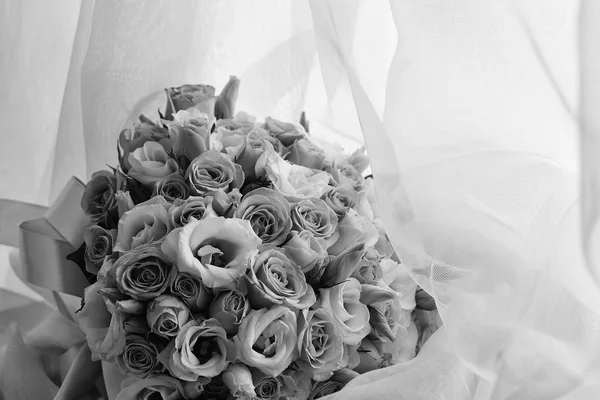 Ramo de boda en blanco — Foto de Stock