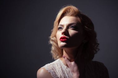 Güzellik, moda, kozmetik, vintage tarzı.