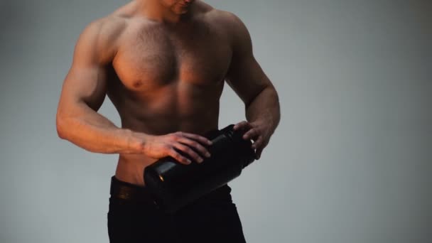 Sportman Spieren Atleet Man Triceps Atletische Kaukasische Zes Pack Borstspieren — Stockvideo