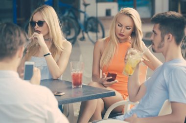 Parti, kötü alışkanlıklar, bağımlılığı