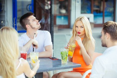 Kötü alışkanlıklar, parti, bağımlılığı