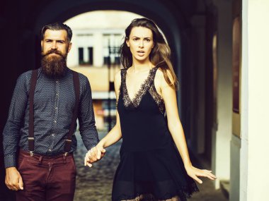 Genç şık bir çift.