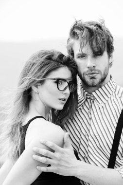 Sakal sarılma seksi kadın adamla